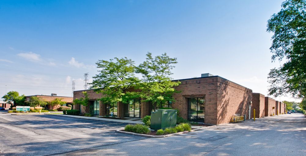 Elmhurst Metro Court: 747 Church Road, Elmhurst, IL 60126